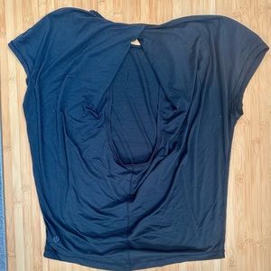 Black lululemon open back short sleeve top size 4